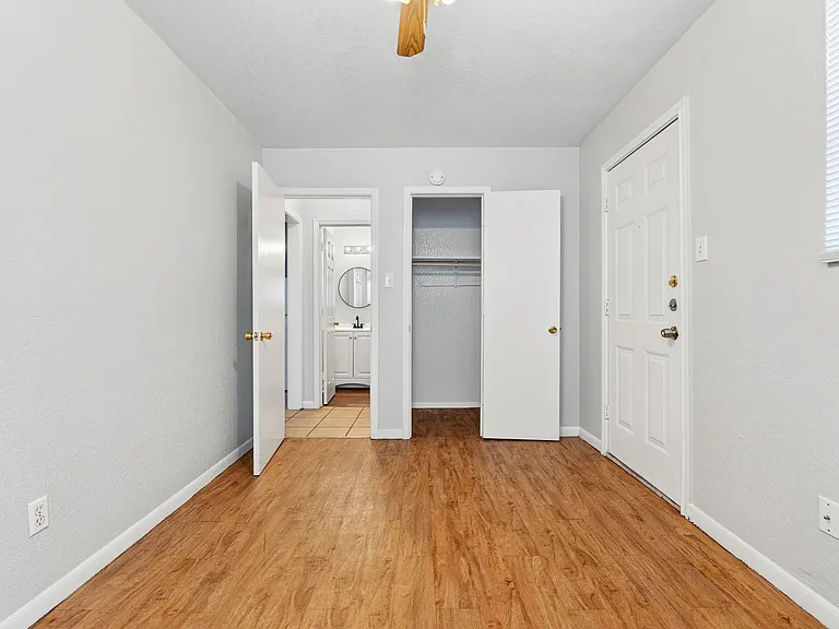 905 Parmer Ave #B — Photo 10