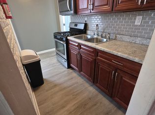 961 N 10th St APT 2, Reading, PA 19604