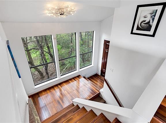 5th image of 1821 Westlake Dr APT 130