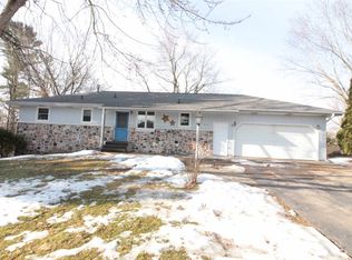 914 Weeping Willow Ct, Wisconsin Rapids, WI 54494