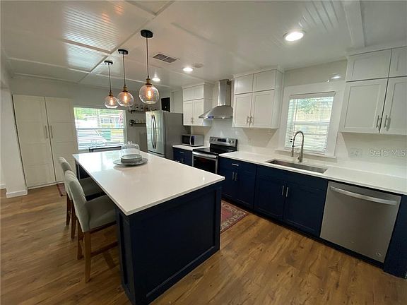 3rd image of 3303 W Paul Ave