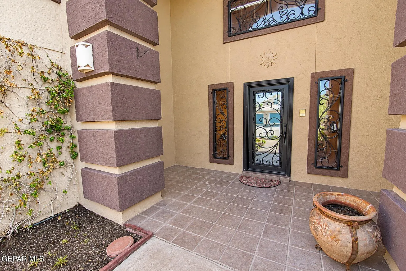 5 bed, 3.5 bath, 3039 sqft, $3,900 — Photo 4