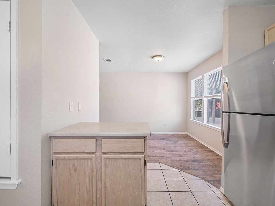 1st image of 2214 Katy Ln APT A