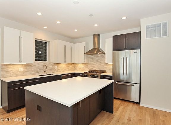 4th image of 1543 W Fry St #1