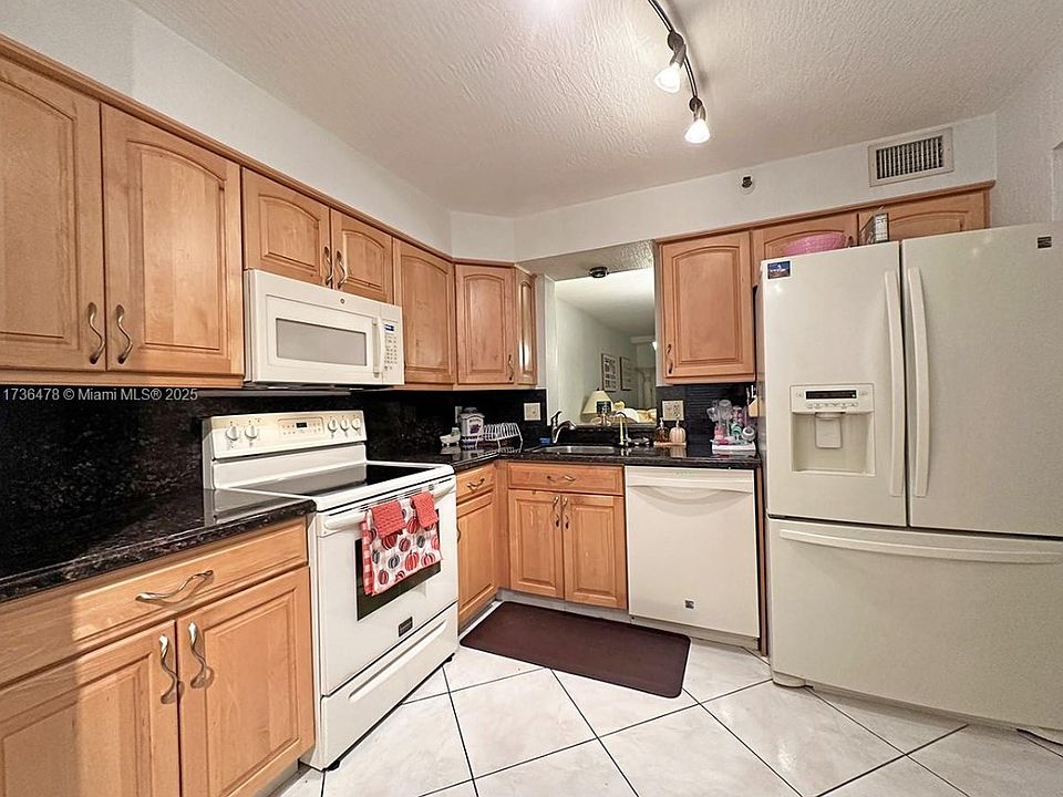 1st image of 4550 NE 18th Ave #706R