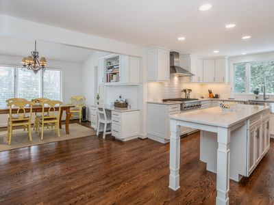 11 Lakeview Drive, West Hartford, CT, 06117