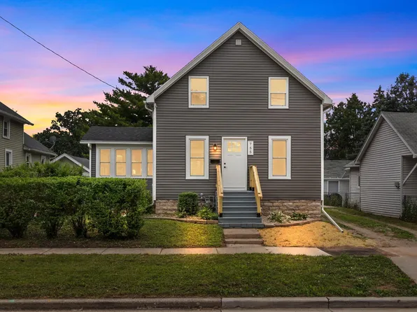 755 Oak St, Oshkosh, WI 54901