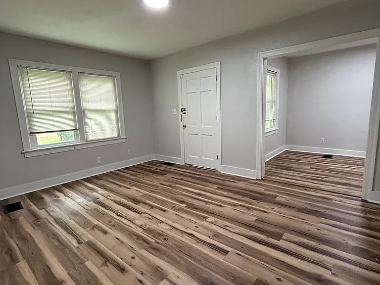 167 Treehaven Dr — Photo 2