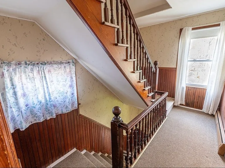 8 Linwood St — Photo 2