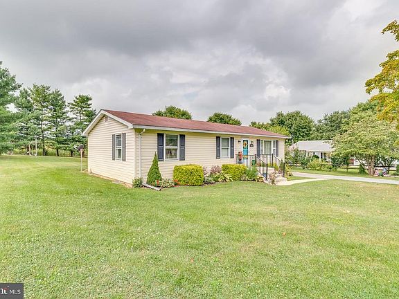 5th image of 40 Desailles Ct