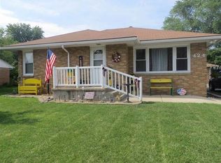 424 11th St, Lincoln, IL 62656
