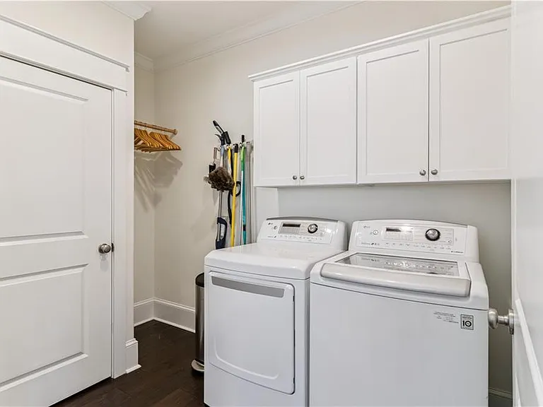1077 Sinclair Way — Photo 12