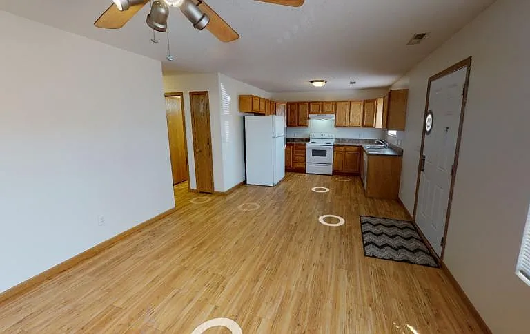 813 W Prairie St — Photo 3