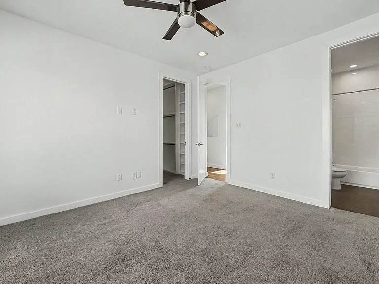 910 W 19th St #B — Photo 4