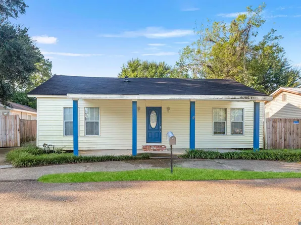 212 Leslie St, Denham Springs, LA 70726
