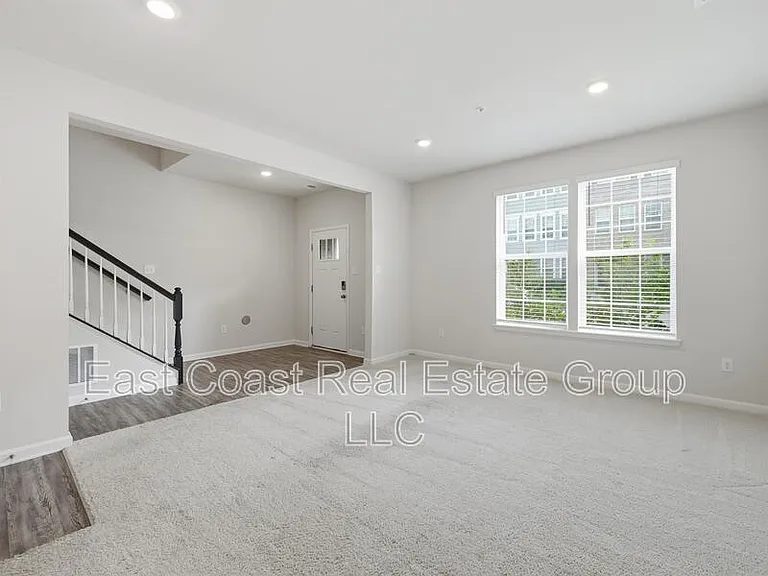 7055 Delegate Pl — Photo 10