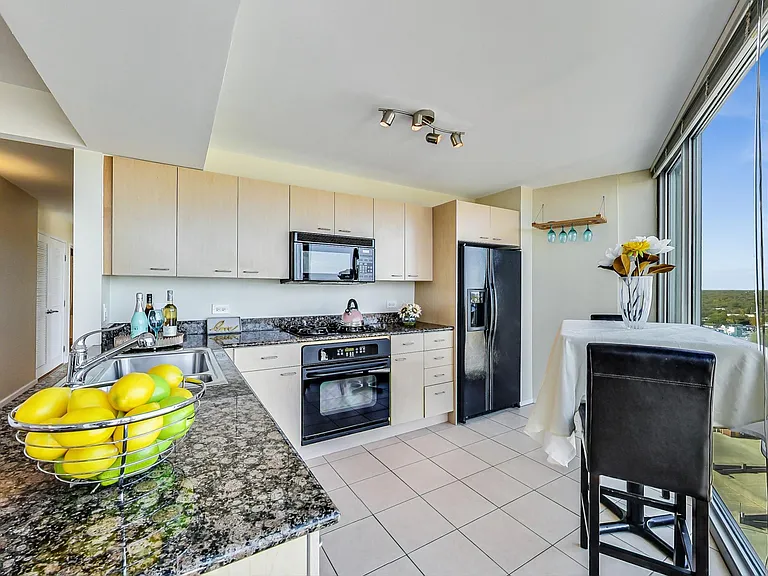 1720 Maple Ave #2020 — Photo 9