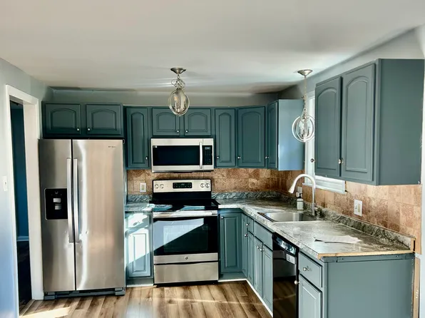 936 Imperial Dr, Lancaster, PA 17601