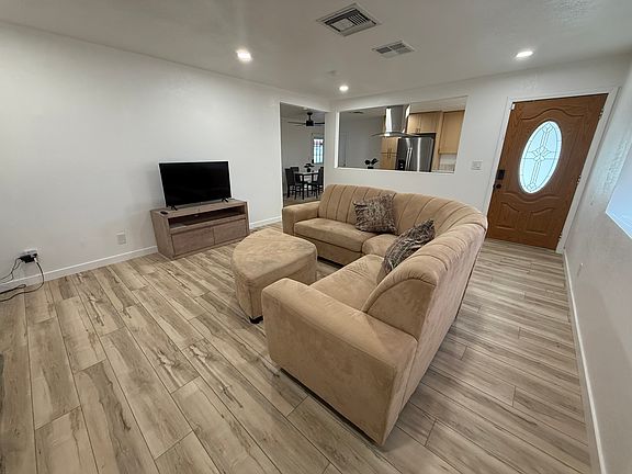 4th image of 136 Rawhide Ln