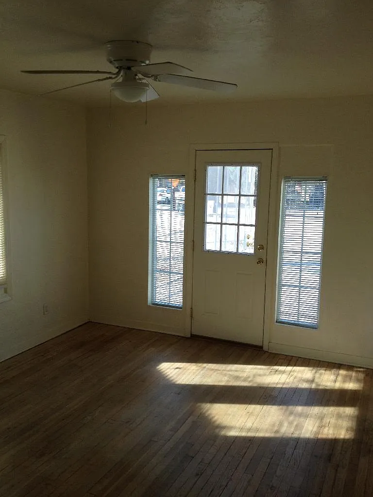 Updated 1 Bedroom with Garage Just 2 Blocks to UNM — Photo 3