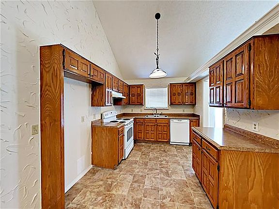 2nd image of 6316 Brookmont Ct