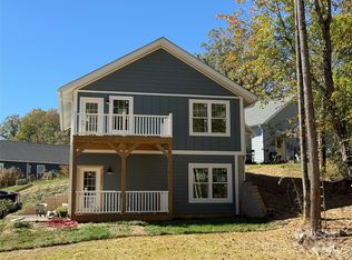 1006 Padgett Pl, Black Mountain, NC 28711