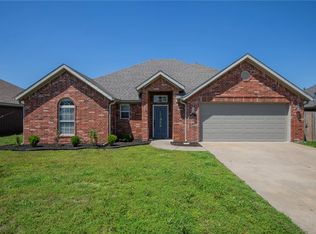 111 W Post Meadows Dr, Rogers, AR 72756