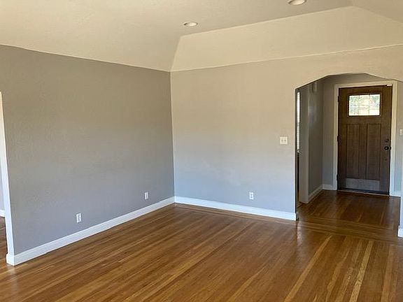 5th image of 480 W 20th Ave