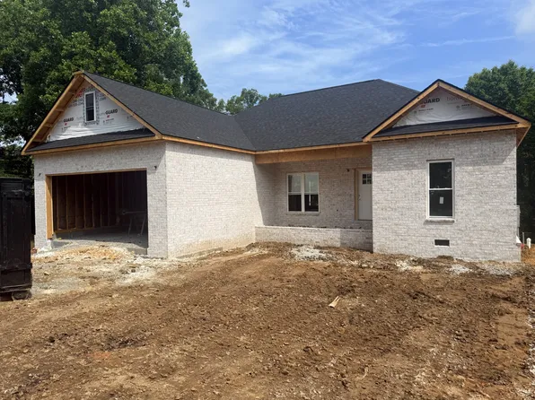 470 Powers Blvd, Waverly, TN 37185