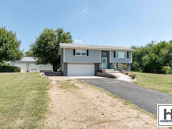 3rd image of 927 Plains Dr