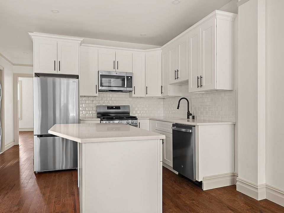 1st image of 167 Sterling St #2