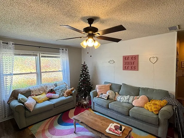 228 Mark Twain Cir — Photo 3