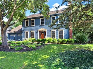 2801 Valley Brook Dr, Champaign, IL 61822