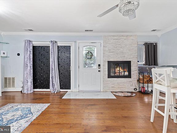 2nd image of 3948 Woodhue Pl #18