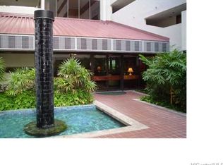 555 Hahaione St APT 1H, Honolulu, HI 96825