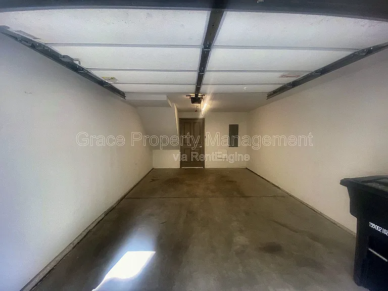 2200 Tremont Pl #6 — Photo 25
