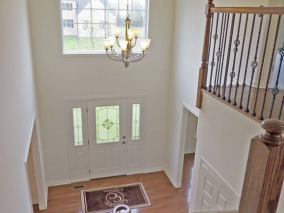 Spacious two story foyer