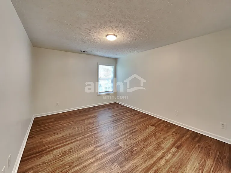 205 Daventry Way — Photo 13