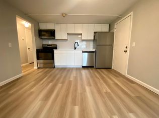50 Lake St APT 3A, Warwick, RI 02886