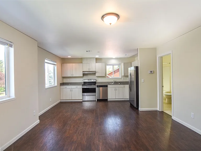 1960 NW Taylor Ave — Photo 11