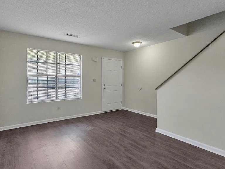 102 Kimeran Ln #B — Photo 3