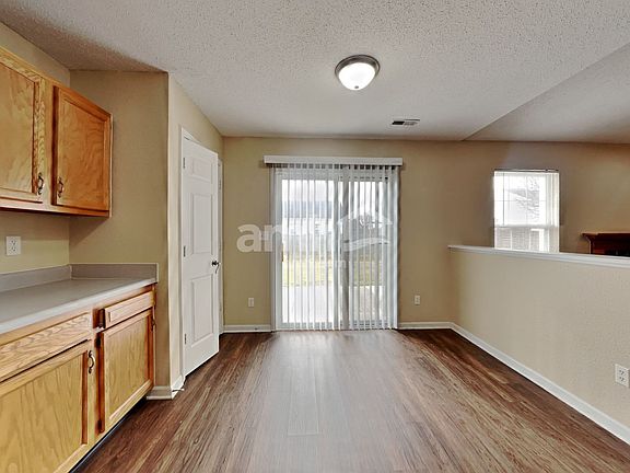 5th image of 888 Hollowood Ln