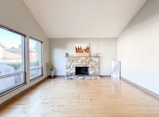 1169 Lansdowne Dr, Coquitlam, BC