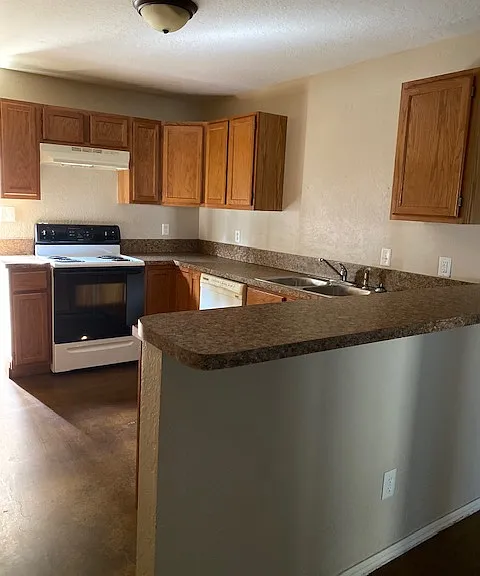 2416 SW G Ave #106 — Photo 6
