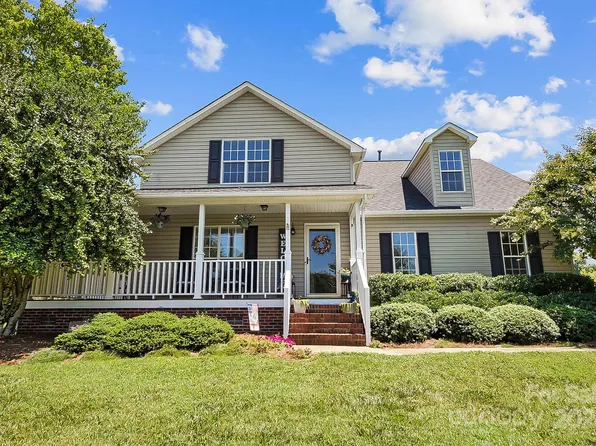 201 Maple Ridge Cir, Salisbury, NC 28147