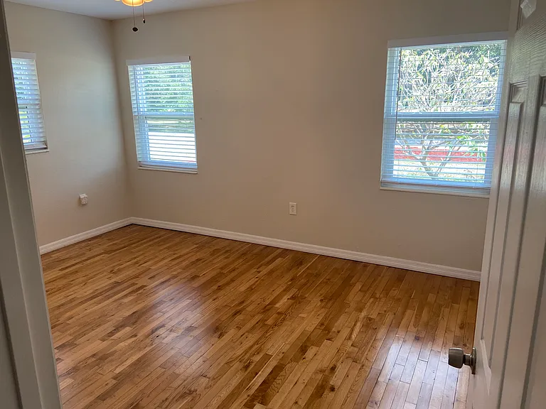 515 E Adalee St — Photo 11