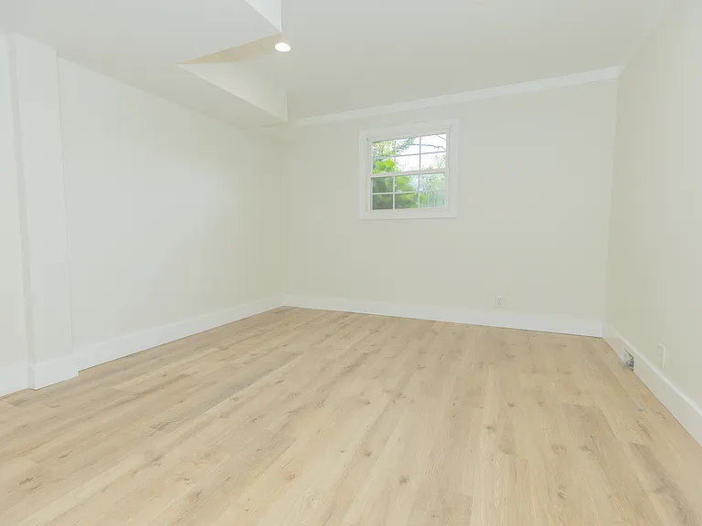711 Carole Pl — Photo 30