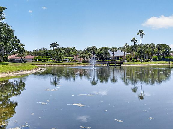 3rd image of 10884 LAKE FRONT Place