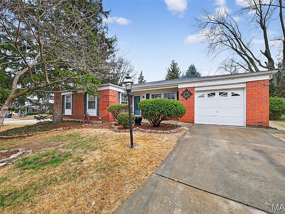 3rd image of 2590 Hackney Dr