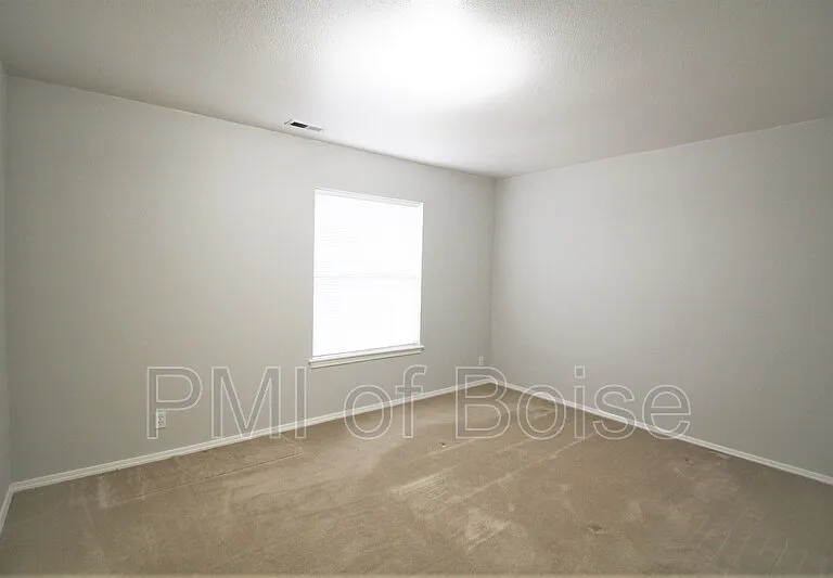 8931 W Irving St #201 — Photo 10